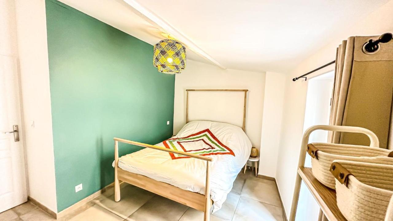Holiday home Les Iris Cereste